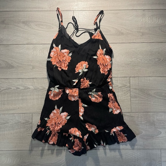 Bailee Blue Floral Romper - Picture 2 of 2